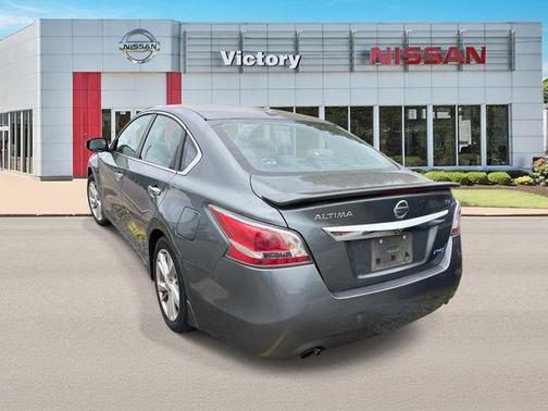 Gun Metallic 2014 Nissan Altima 2.5 SV