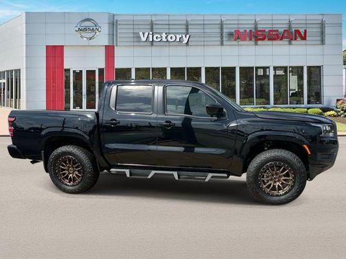 Super Black 2026 Nissan Frontier SV