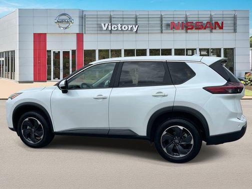White Pearl 2024 Nissan Rogue SV