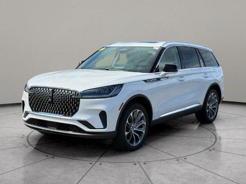 Pristine White Metallic Tri-Coat Clearcoat 2027 Lincoln Aviator Premiere