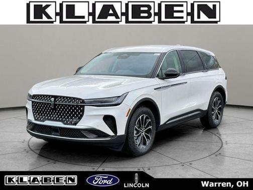 White Platinum Metallic Tri-Coat 2026 Lincoln Nautilus Premiere