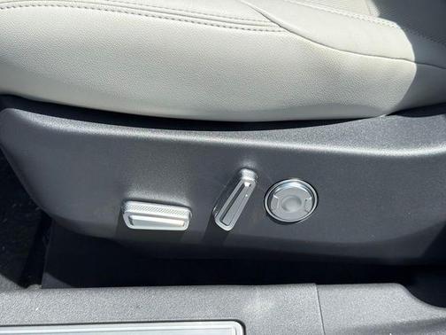 Whisper Blue Metallic Clearcoat 2026 Lincoln Nautilus Premiere