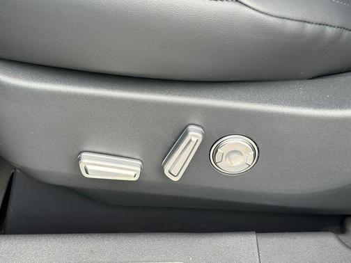 White Platinum Metallic Tri-Coat 2026 Lincoln Nautilus Premiere