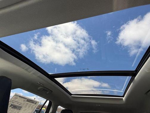 Pristine White Metallic Tri-Coat 2026 Lincoln Aviator Premiere