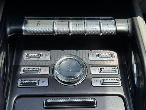 White Platinum Metallic Tri-Coat 2026 Lincoln Nautilus Premiere