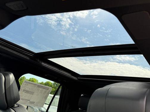 Gray Mist Metallic Tri-Coat 2026 Lincoln Navigator Reserve