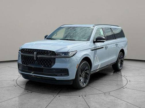 Gray Mist Metallic Tri-Coat 2026 Lincoln Navigator Reserve