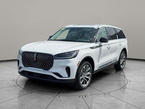 Pristine White Metallic Tri-Coat 2026 Lincoln Aviator Premiere