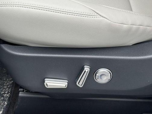 Whisper Blue Metallic Clearcoat 2026 Lincoln Nautilus Premiere