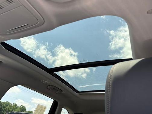 Silver Radiance Metallic Clearcoat 2026 Lincoln Nautilus Reserve