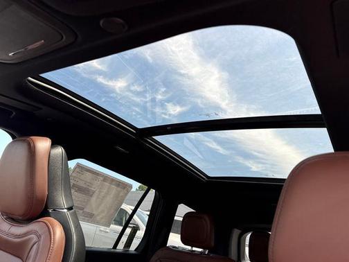 Infinite Black Metallic Clearcoat 2026 Lincoln Aviator Reserve AWD