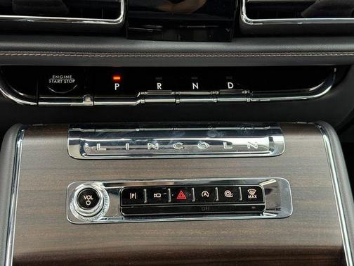 Pristine White Metallic Tri-Coat 2026 Lincoln Aviator Reserve AWD