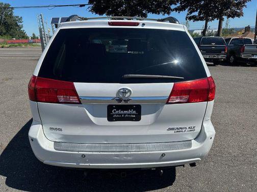 2005 Toyota Sienna XLE