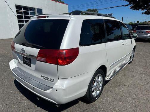 2005 Toyota Sienna XLE