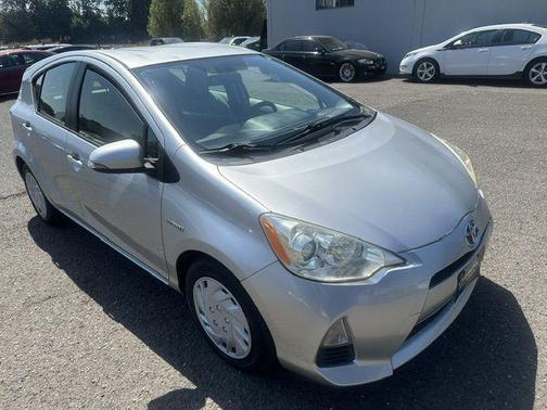 Classic Silver Metallic 2013 Toyota Prius c Two