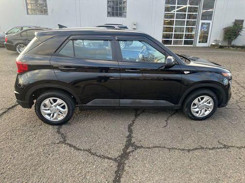 2021 Hyundai VENUE SE