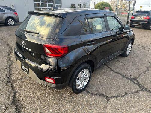 2021 Hyundai VENUE SE