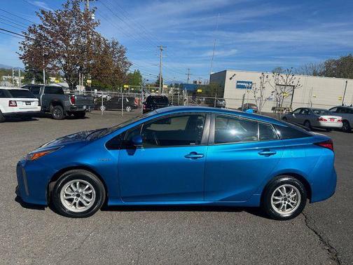 2019 Toyota Prius XLE