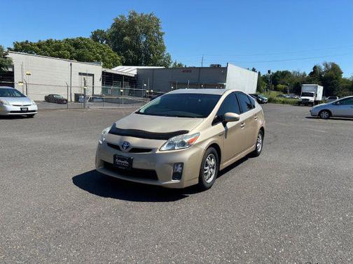 GOLD 2010 Toyota Prius One