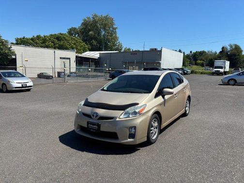 GOLD 2010 Toyota Prius One
