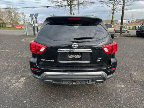 2017 Nissan Pathfinder SL