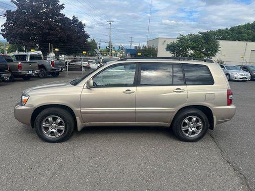 2004 Toyota Highlander Base