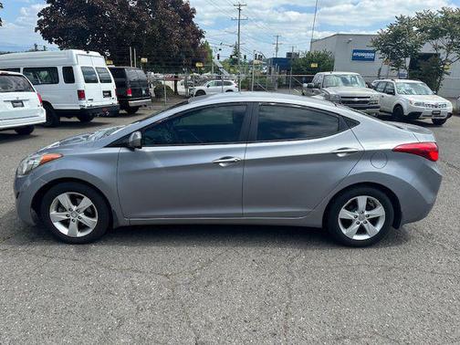 Titanium Gray Metallic 2013 Hyundai ELANTRA GLS