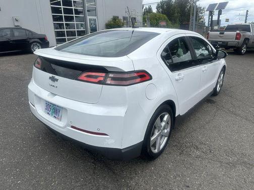 WHITE 2014 Chevrolet Volt Base