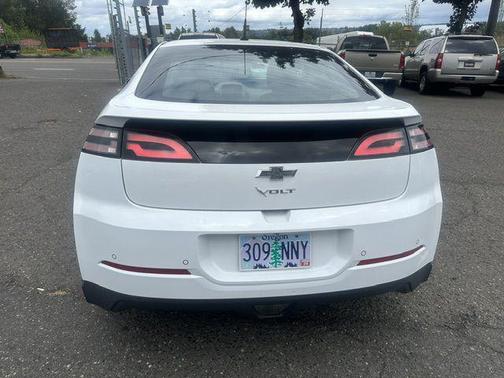 WHITE 2014 Chevrolet Volt Base