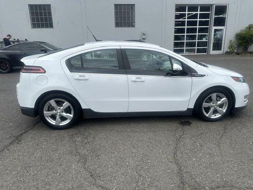 WHITE 2014 Chevrolet Volt Base