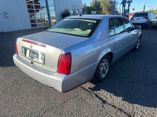 2004 Cadillac DeVille Base