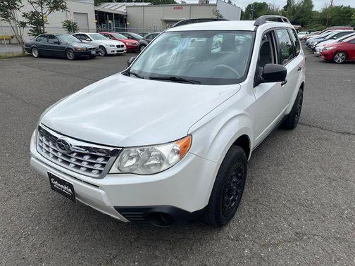 Satin White Pearl 2011 Subaru Forester 2.5 X
