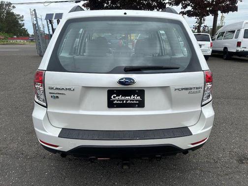 Satin White Pearl 2011 Subaru Forester 2.5 X