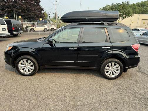 Obsidian Black Pearl 2013 Subaru Forester 2.5X