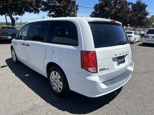 White Knuckle Clearcoat 2019 Dodge Grand Caravan SE
