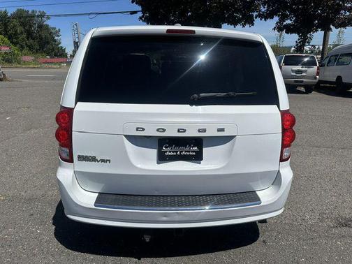 White Knuckle Clearcoat 2019 Dodge Grand Caravan SE