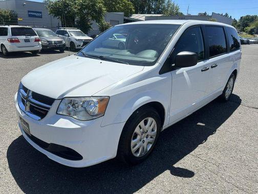 White Knuckle Clearcoat 2019 Dodge Grand Caravan SE