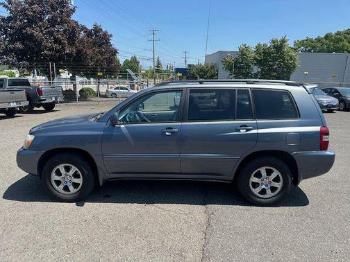 2004 Toyota Highlander Base