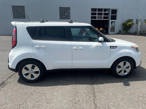 Clear White 2015 Kia Soul Base