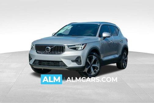 2023 Volvo XC40 B5 Plus Bright Theme