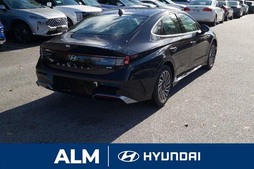 2025 Hyundai SONATA Hybrid SEL