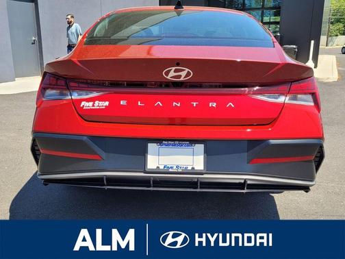 2025 Hyundai ELANTRA SEL Convenience