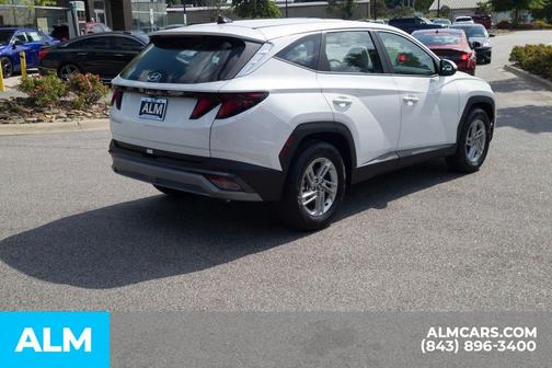 2025 Hyundai TUCSON SE