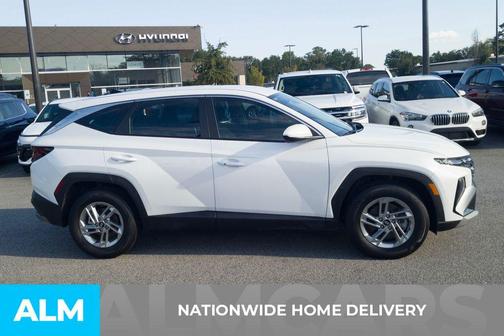 2025 Hyundai TUCSON SE