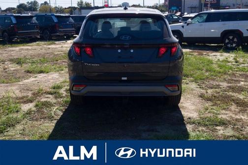 2026 Hyundai TUCSON SE