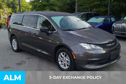 2023 Chrysler Voyager LX