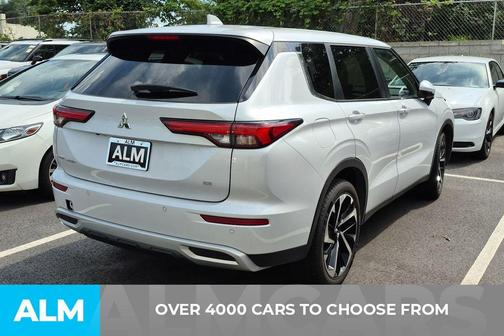 2024 Mitsubishi Outlander SE
