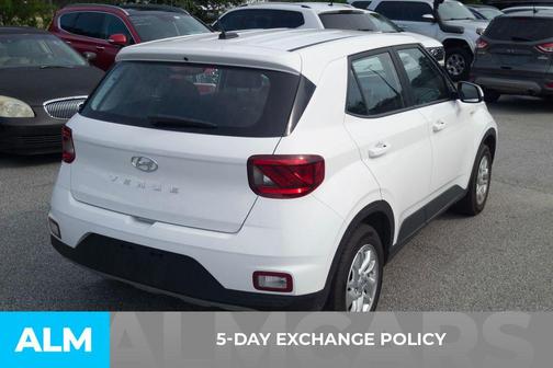 2023 Hyundai VENUE SE