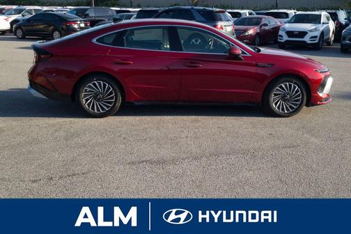 2025 Hyundai SONATA Hybrid SEL