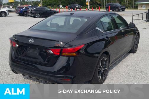 Super Black Clearcoat 2024 Nissan Altima 2.5 SR